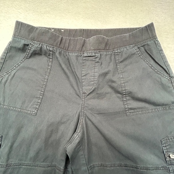 Style & Co Medium Women's Black Bermuda Cargo Shorts - Picture 3 of 11